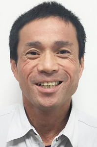表 健二
